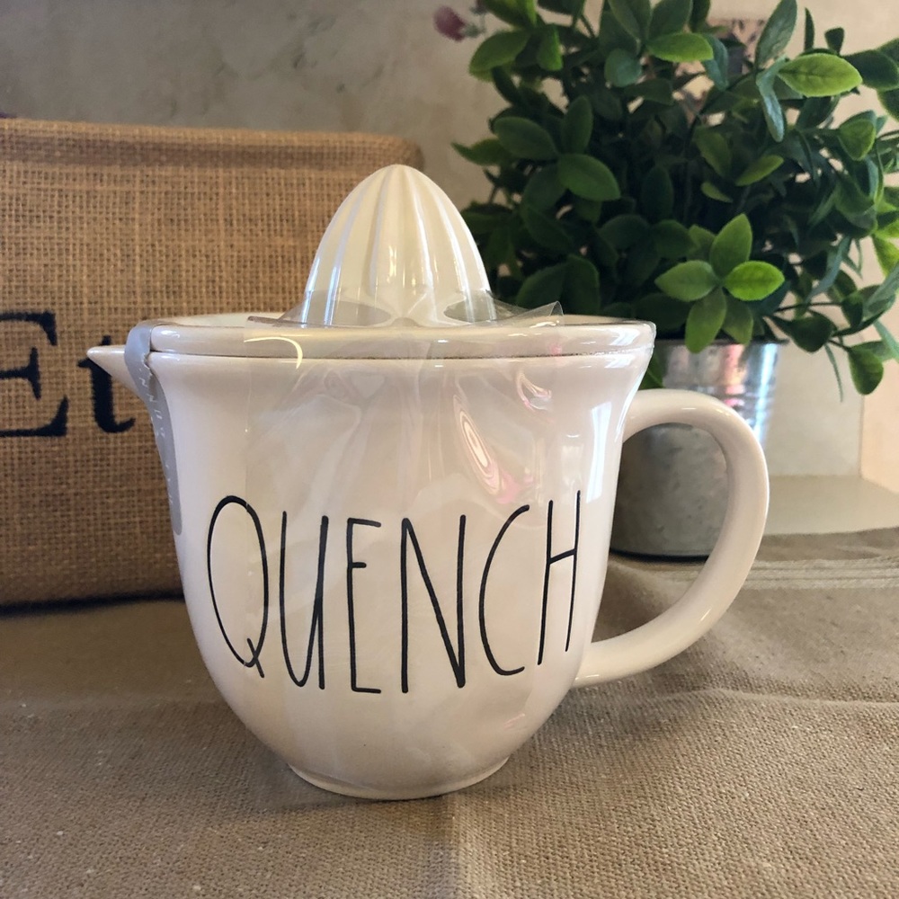 Rae Dunn Ceramic Juicer.